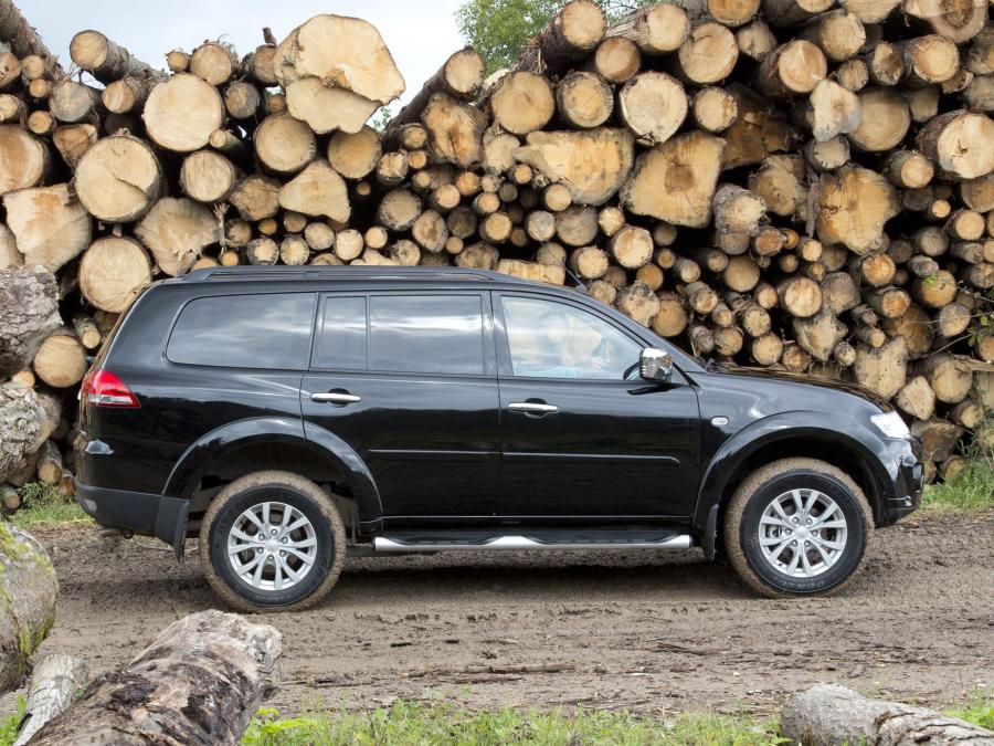  Mitsubishi Pajero Sport 2013 года  (фото 8 из 34)